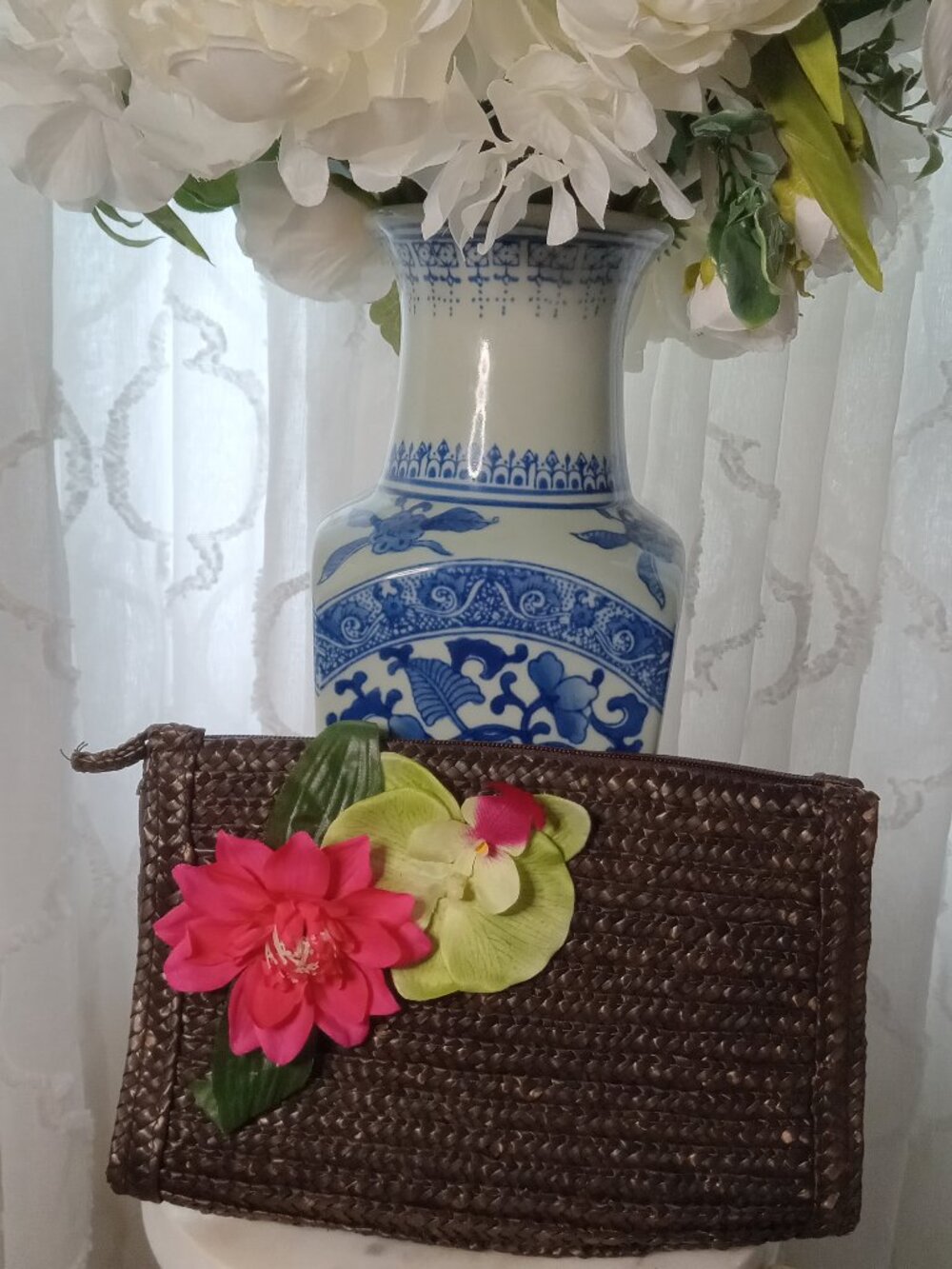 Women's Hawaiian-themed Clutch Chocolate Delight